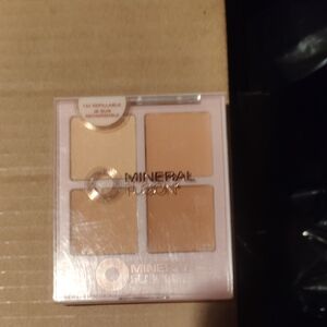 Mineral Fusion Concealer Quad - Cream and Tan Shades